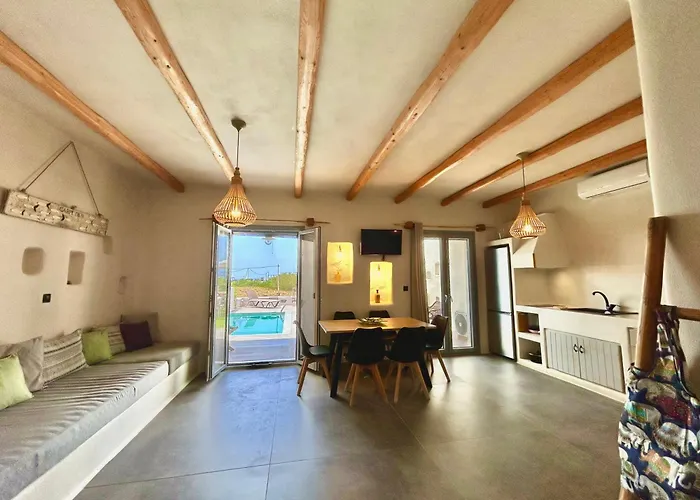 Hidden Eden Residences - Private Pools Apartmanhotel Pláka