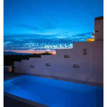 Hidden Eden Residences - Private Pools Apartahotel